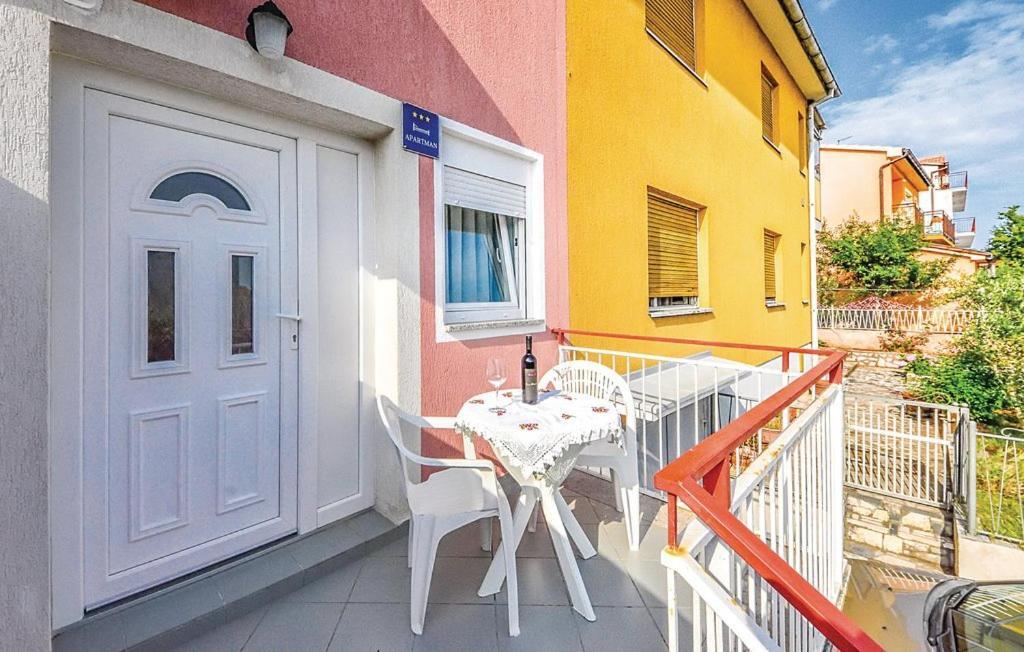 Loren Pula Exteriör bild